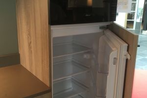 Bianco hoogglans greeploze keuken. € 4844,- 2