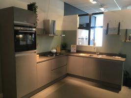 Shadow Hoogglans greeploze keuken € 4899,-